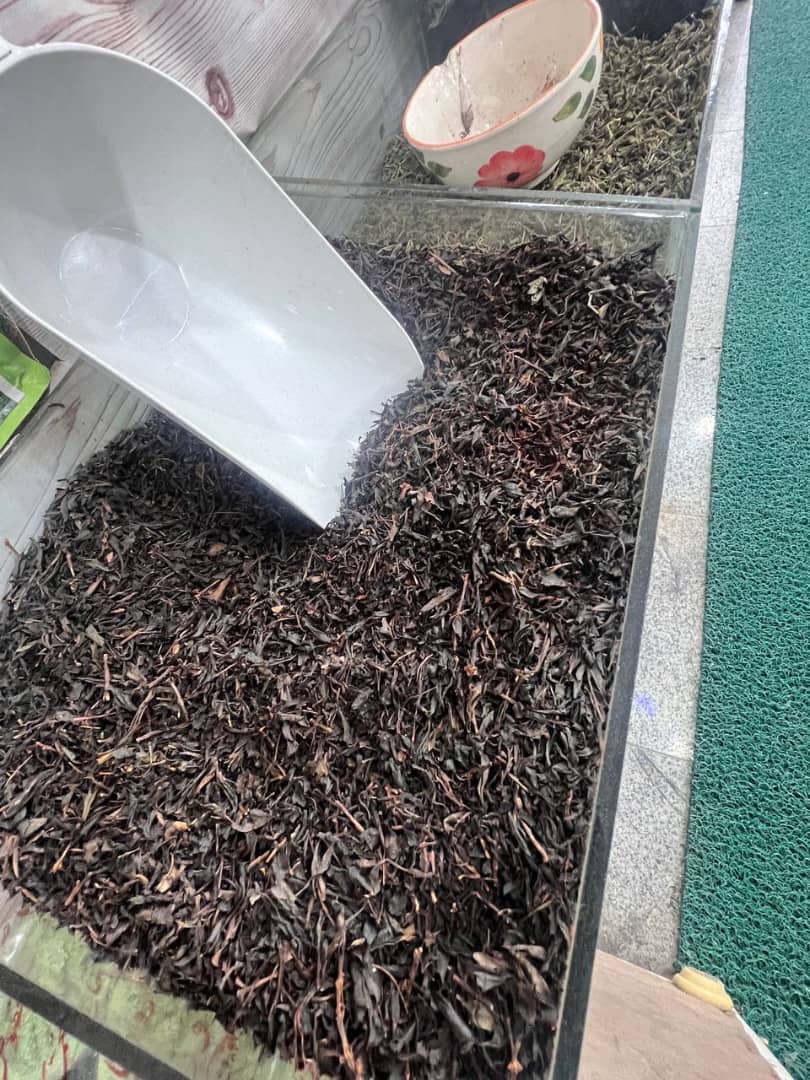 کلوچه لاهیجان و چای گیلان